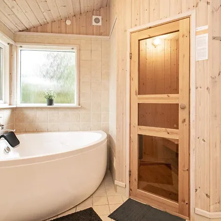 8 Person In Semesterbostad Ålbæk