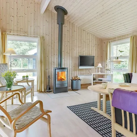 4 Star In Casa vacanze Ålbæk
