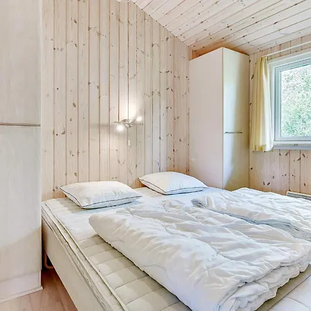 8 Person In Semesterbostad Ålbæk