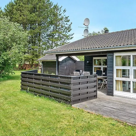 4 Star Holiday Home In Albaek