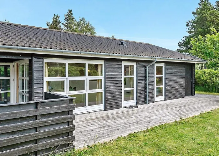 8 Person In Ålbæk